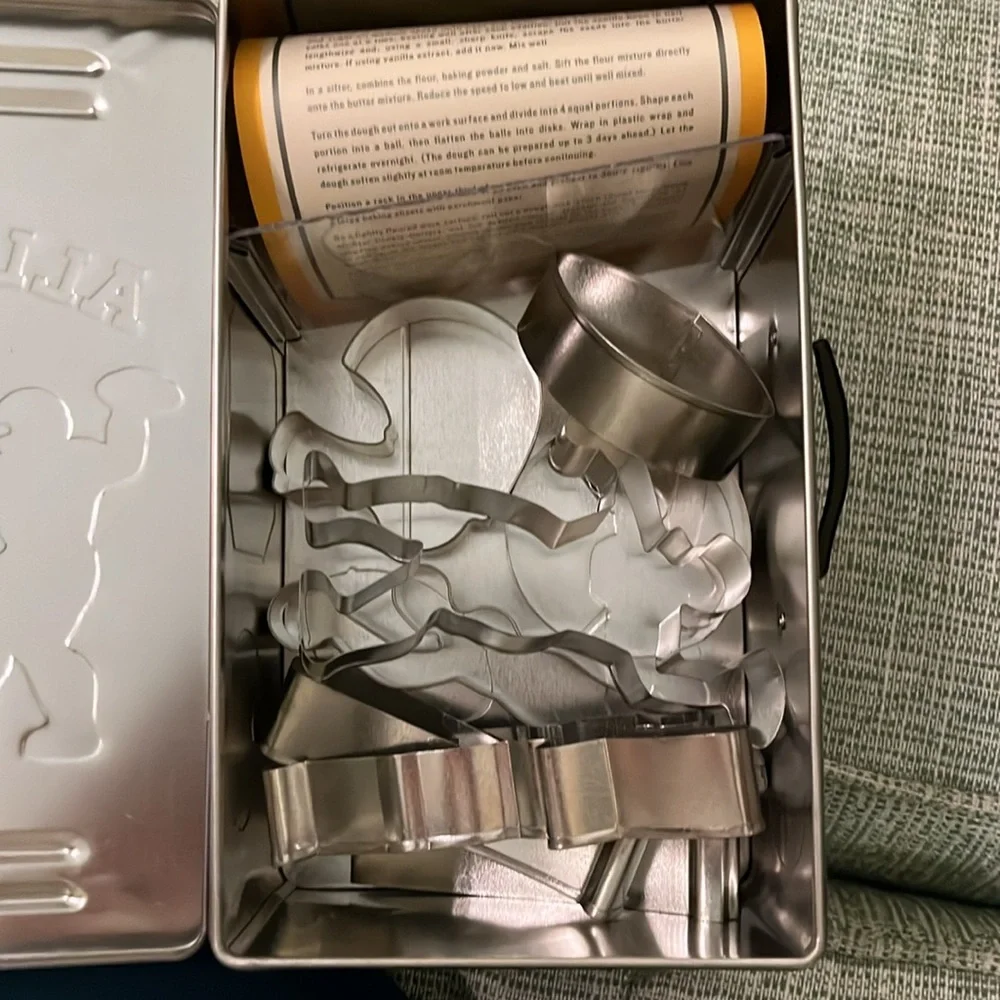Williams Sonoma kids all-star cookie cutters. 8 sports
